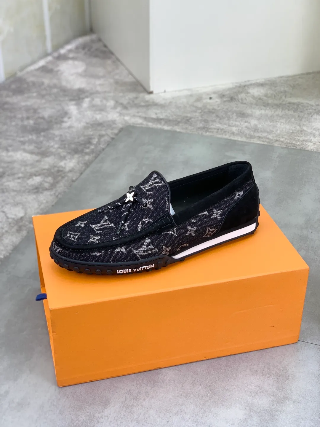 Men's Men's Shoes 💰P640 New Style 💶[LOUIS VUITTON] Water-dyed Niuli Original Order New Style 🍀LV Louis Vuitton *——Top version of LV classic leather shoes! Made of imported original calfskin, original leather side strips and wear-resistant high-end rubber outsole! High quality products! Color: black optional Size: 39-45